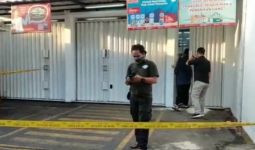 Polisi Tembak Mati Satu dari Empat Perampok Minimarket Alfamart Duren Sawit - JPNN.com