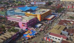 Bolak-balik ke Pasar Raya Padang, Pedagang Pepaya Bernasib Malang - JPNN.com