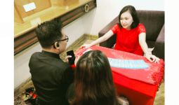 Simak, Ini Ramalan Ahli Tarot tentang Wabah Corona di Jateng, Ada Kabar Baik - JPNN.com