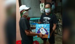 Laporan untuk Pak Anies: Warga DKI Bertengkar karena Pembagian Paket Sembako tak Adil - JPNN.com