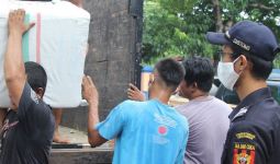 Bea Cukai Kudus Gagalkan Pengiriman Rokok Ilegal di Tengah Pandemi Corona - JPNN.com