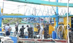KKP Tangkap Dua Kapal Nelayan Vietnam saat Mencuri Ikan di Laut Natuna Utara - JPNN.com