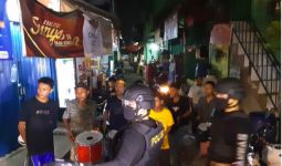 Puluhan Remaja tanpa Masker Keliling Bangunkan Warga Sahur, untung Bertemu TNI-Polri - JPNN.com
