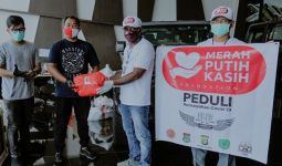 Aksi PSSI Pers Bergerak Salurkan Bantuan Sembako dan APD dari MPKF - JPNN.com