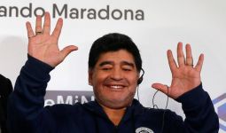 Kali Ini Maradona Sangat Berharap Bantuan 'Tangan Tuhan' - JPNN.com