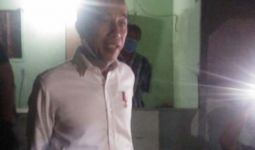 Malam-malam Jokowi Datangi Rumah Warga, Bagi-bagi Uang - JPNN.com