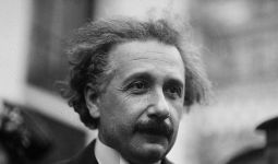 Tokoh Muslim Dunia Yakini Albert Einstein Bukan Ateis, tetapi Tak Percaya Nabi & Agama - JPNN.com