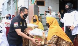 Ketua MPR RI Berikan Bantuan Buat Ustazah dan Anak Yatim - JPNN.com