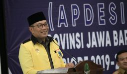 Kang Emil Lantik DPD Apdesi Jabar 2019-2024 - JPNN.com