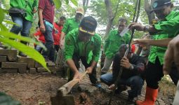 Bersama Warga, Ridwan Kamil Tanam 8 Ribu Pohon di Bantaran Kali Bekasi Kemang Pratama - JPNN.com