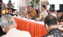Ridwan Kamil Rekomendasikan Bentuk Lembaga Khusus Tangani Banjir Jakarta, Jabar, dan Banten - JPNN.com