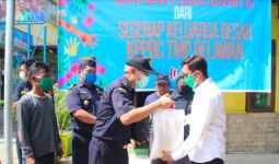 Bea Cukai Wilayah Sumut Bagi Sembako dan Beri Bantuan APD - JPNN.com