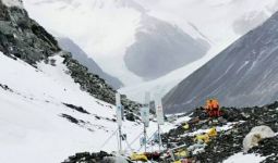 Huawei Pasang Tonggak 5G di Ketinggian Everest - JPNN.com