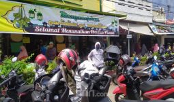 PSBB Hari Pertama, Warga Cianjur Masih Banyak yang Berkerumun - JPNN.com