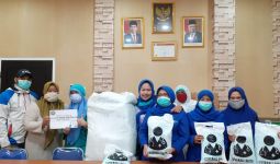 Majelis Zikir Annisa Nurussalam Donasikan APD ke Rumah Sakit - JPNN.com