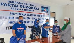 Demokrat Kembali Distribusikan Paket Sembako Kepada Kader dan Warga Jakarta - JPNN.com
