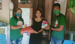 Relawan EB - RTS Bagikan Sembako dan Susu Untuk Ibu Hamil di Malaka - JPNN.com