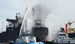 Update Korban Tewas Dalam Kebakaran Kapal Tanker di Belawan - JPNN.com