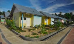 Keren, Pohuwatu Pakai Dana Desa untuk Bangun Rumah Sehat Gratis bagi Warga Miskin - JPNN.com