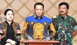 Musisi Nasional, Ketua MPR, Ketua DPR, Ketua DPD, Panglima TNI, Kapolri, Presiden, Ramaikan Konser BIMBO - JPNN.com