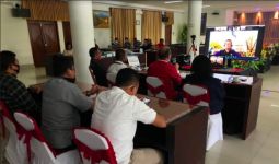 Martin Manurung Kirim APD Tenaga Medis ke Tapanuli Utara - JPNN.com