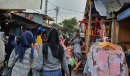 Siang Bolong, Pedagang di Pasar Tanah Abang Mendadak Kelabakan - JPNN.com