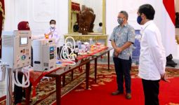 Bangganya, Jokowi Meluncurkan Alat Kesehatan Covid-19 Karya Anak Bangsa - JPNN.com