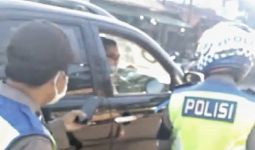Oknum Polisi Kendarai Fortuner Marah-marah saat Ditegur Tak Pakai Masker, Lihat Gayanya - JPNN.com