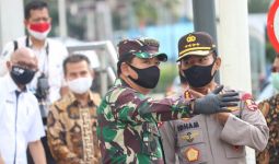 TNI dan Polri Dikerahkan untuk Awasi 1.800 Titik untuk Menegakkan Protokol Kesehatan - JPNN.com