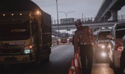 Polres Karawang Putar Balik Ribuan Kendaraan yang Akan ke Jakarta - JPNN.com