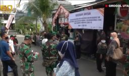 Selain Tenaga Medis, Jenderal Andika Juga Bantu Warga Terdampak COVID-19 - JPNN.com