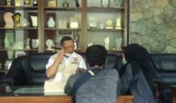 Anggota DPRD Tulungagung Banting Botol Bir, Bupati Maryoto Birowo: Biasa Saja - JPNN.com