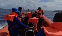 Kapal Nelayan Tenggelam di Perairan Wakatobi, 2 ABK Ditemukan Selamat, 5 Lainnya Hilang - JPNN.com