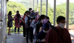 Membeludak, Penumpang KRL Sudah Capai 150 Ribu Orang - JPNN.com