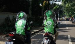 Gojek Mulai Uji Coba Pemasangan Sekat Pada Sepeda Motor, Nih Fotonya - JPNN.com