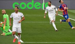 Libas Eibar, Real Madrid Kembali Pepet Barcelona - JPNN.com