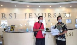 Kain Kafan-Kapas Didistribusikan ke Rumah Sakit di Surabaya - JPNN.com