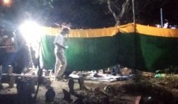 Kafid Curiga dengan Tanah Urukan Baru di Makam Ibunya, Berdoa Lantas Dibongkar, Isinya Bikin Geger - JPNN.com