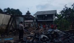 Api dari Tungku Kayu Cepat Menjalar, Seketika Para Santri Berteriak Histeris - JPNN.com