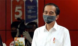 Jokowi Tinjau Fasilitas Pelaksanaan Uji Klinis Vaksin COVID-19 di Bandung, Siap Diproduksi Massal? - JPNN.com