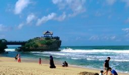 Tiga Bulan Ditutup, Pantai Baron-Kukup Dibuka Lagi - JPNN.com