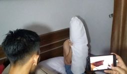 Pasangan Bukan Muhrim Digerebek Saat Asyik Berbuat Terlarang di Kamar Hotel - JPNN.com