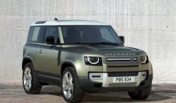 Jaguar Land Rover Catatkan Penjualan Tertinggi dalam Sejarah, Defender Laris Manis - JPNN.com