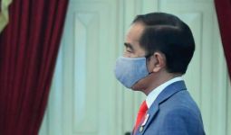 Jokowi: Kelihatan Masyarakat Berada Pada Posisi Khawatir Mengenai Covid-19 - JPNN.com