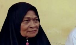 Air Mata Bu Kalsum Menetes Saat Bercerita Dipolisikan Anak Kandung - JPNN.com