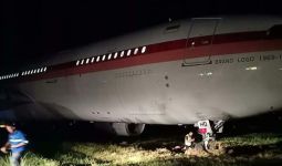 Gagal Take-Off, Pesawat Garuda Indonesia Keluar Landasan di Bandara Sultan Hasanudin - JPNN.com