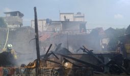 9 Bangunan di Jakarta Timur Terbakar, Penyebabnya Bikin Geleng-geleng Kepala - JPNN.com