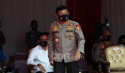 Jelang Pensiun, Jenderal Idham Azis Naikkan Pangkat 44.884 Personel - JPNN.com