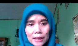 Aktivis BEM UNS Menyampaikan Pengumuman, Titi Honorer K2 Kecewa Berat - JPNN.com