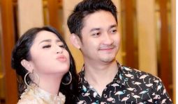 Dewi Perssik dan Angga Wijaya Kembali Jadi Perbincangan, Ini Sebabnya - JPNN.com